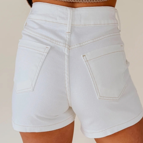 NWT Just Black Off White High Waist Denim Shorts Size L - Picture 2 of 13